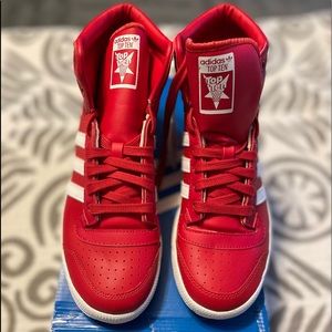 New with tags Top Ten Adidas, Big Kids 6.5 can fit Womens 8.5/9
